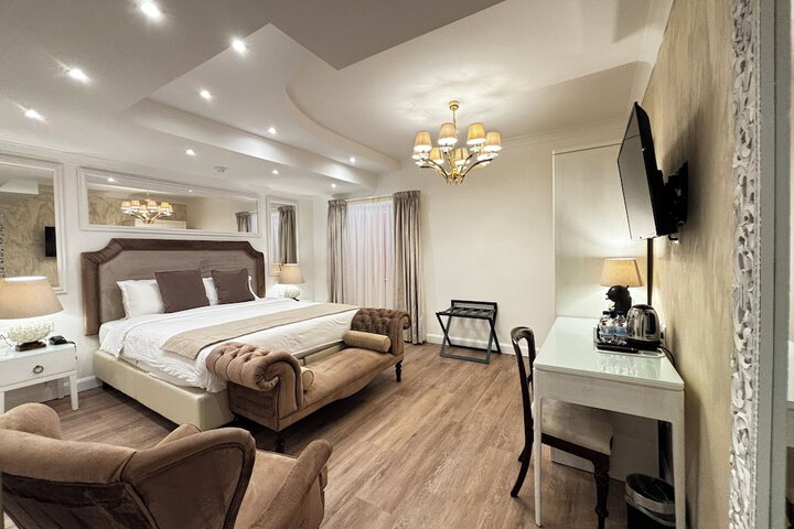 Room 105 of 155