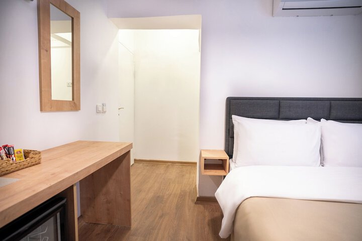 Room 33 of 57