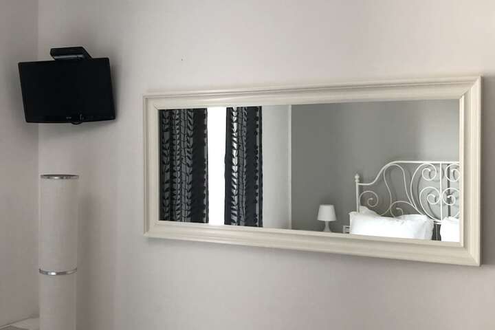 Room 25 of 161