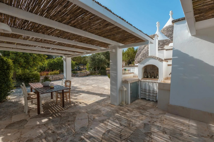 Trulli di Mia with Pool