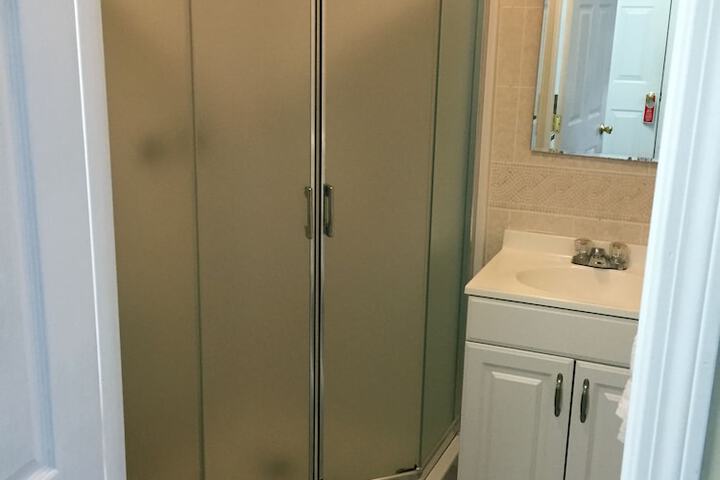 Room 4 of 42