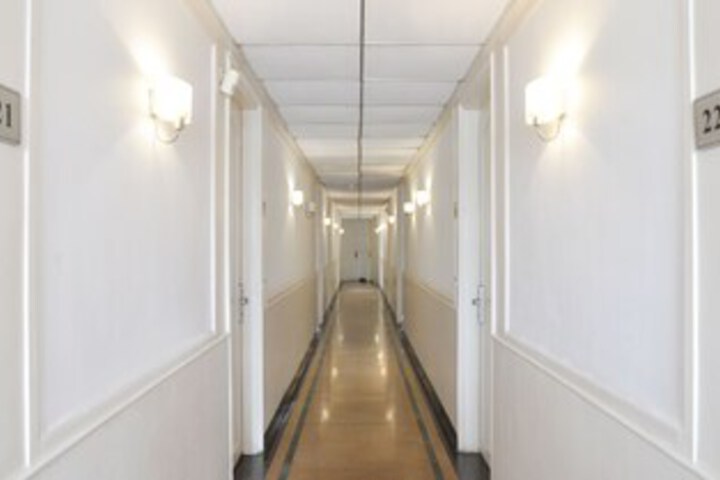 Ballroom/Hall 17 of 27