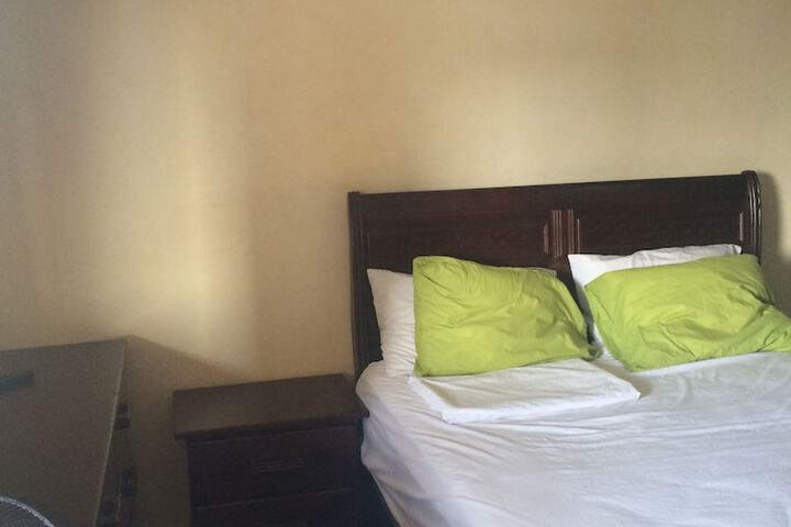 Room 1 of 17