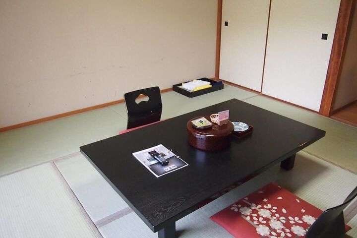 Room 7 of 44