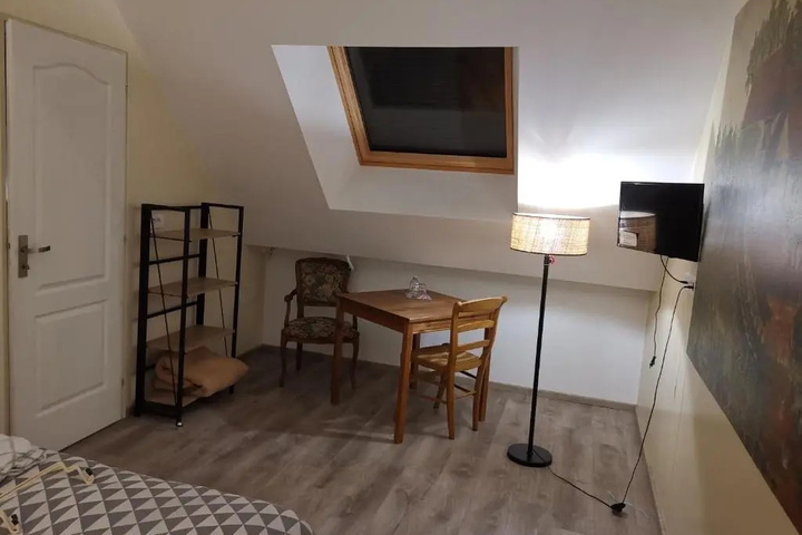 Room 2 of 11
