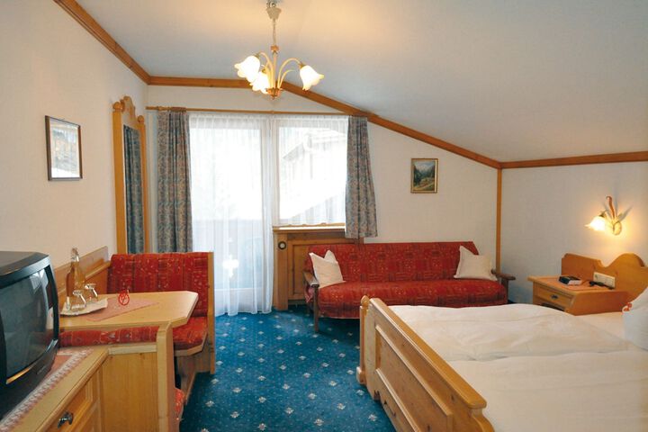 Room 8 of 38