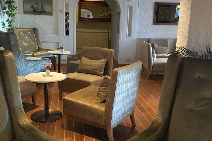 Lounge 60 of 86