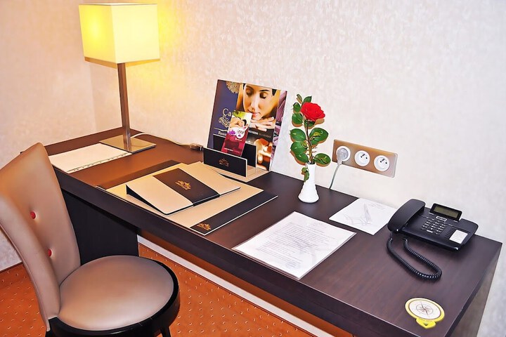 Room 4 of 17