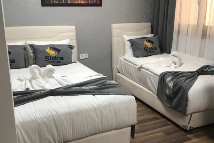 Room 4 of 9