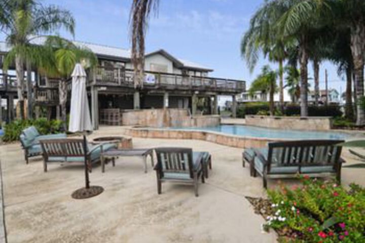 Pool 54 of 73