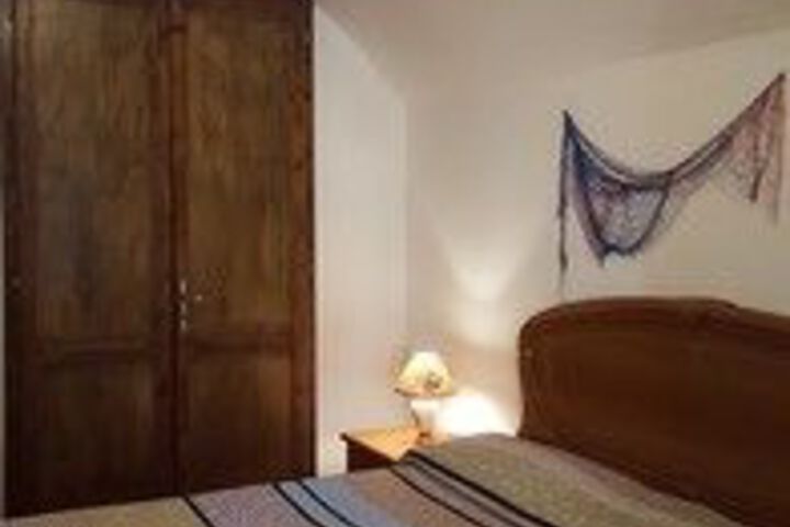 Room 13 of 21