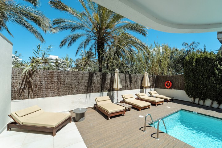 Pool Hotel