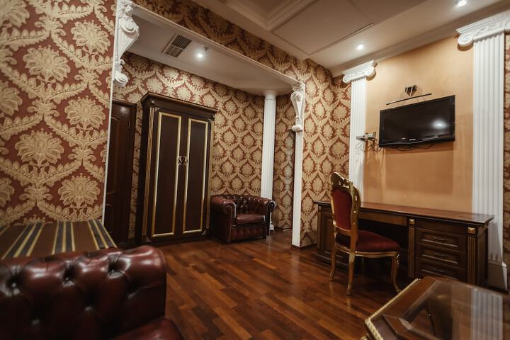 Room 16 of 47