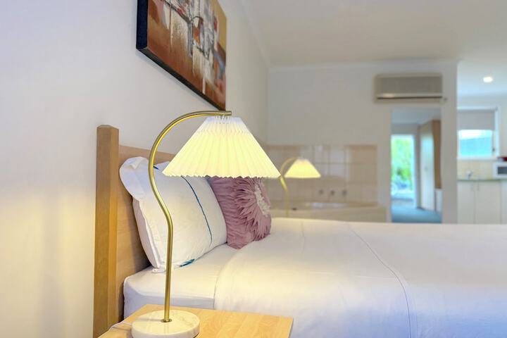 Room 3 of 61