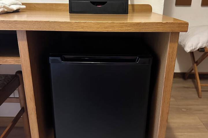 Mini-refrigerator