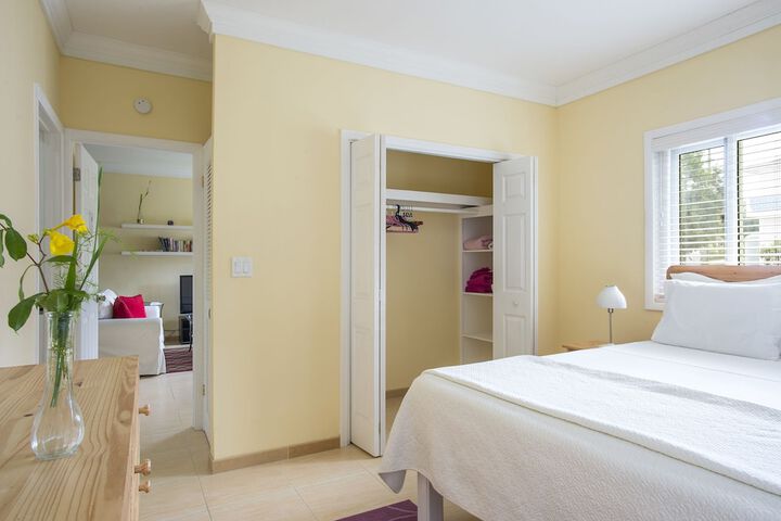 Room 9 of 46