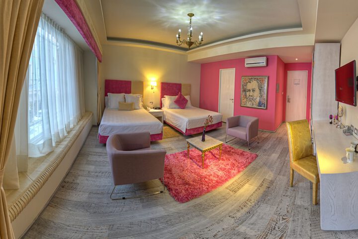 Room 14 of 33