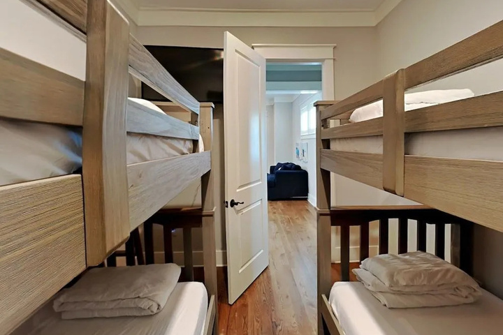 Room 3 of 16
