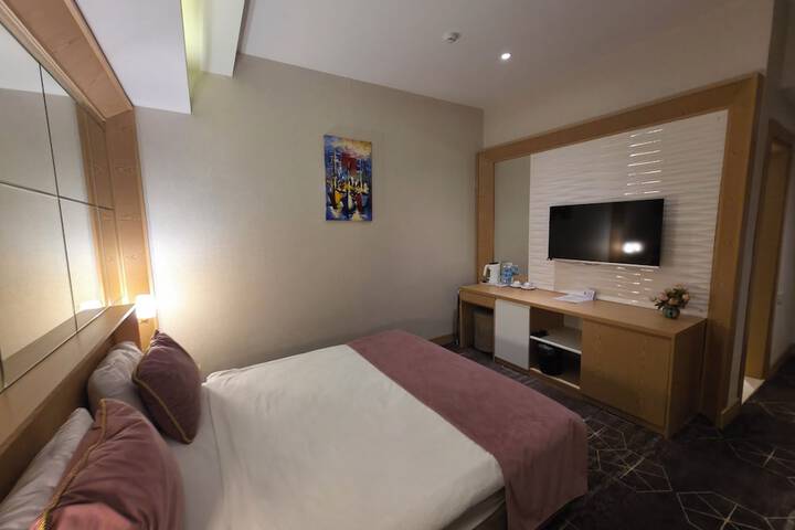 Room 25 of 64