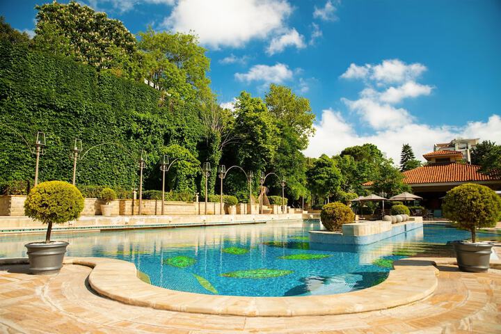 Pool 59 of 112