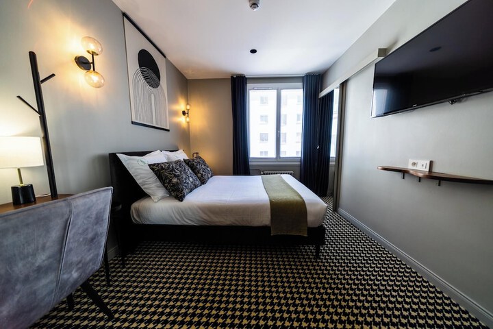 Room 33 of 58