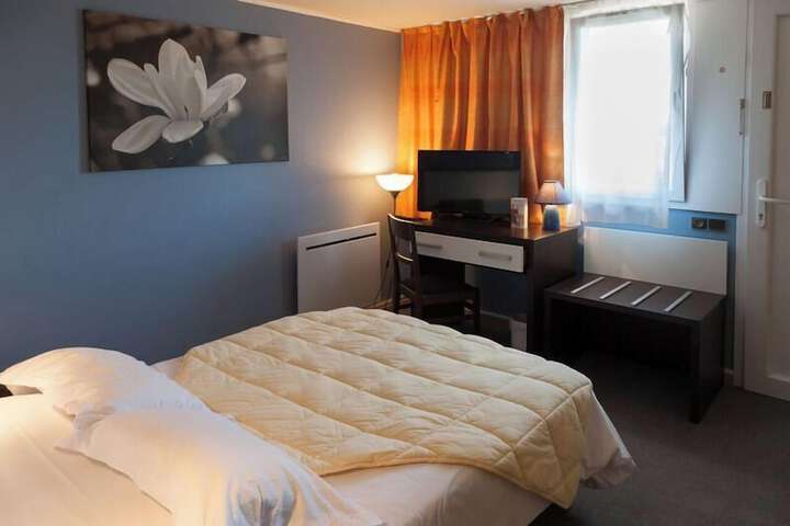 Room 5 of 18