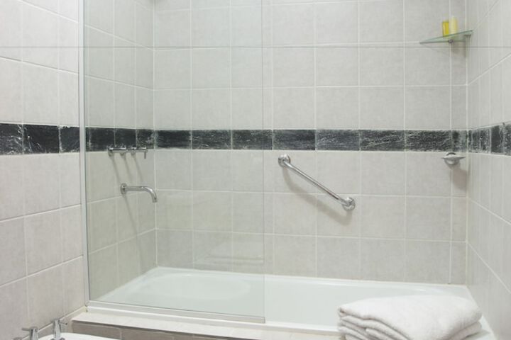 Room 16 of 37