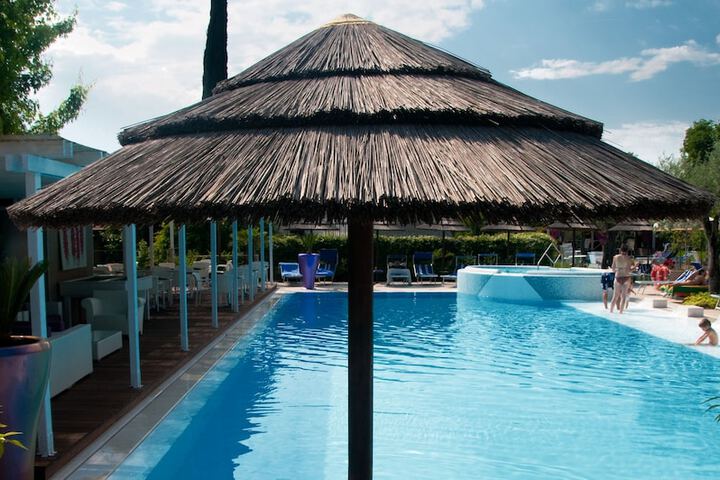 Pool 79 of 112