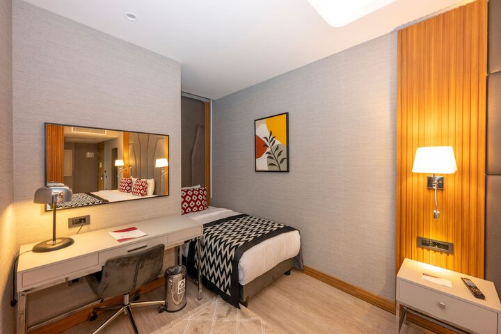 Room 11 of 61