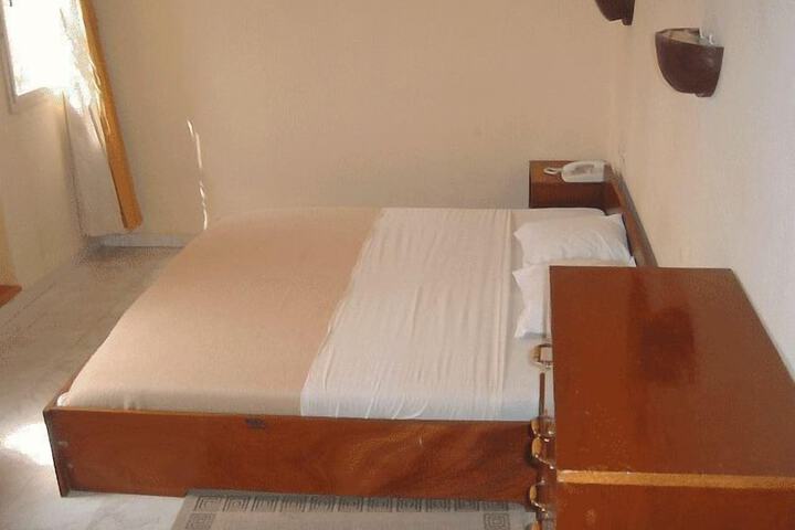 Room 7 of 27