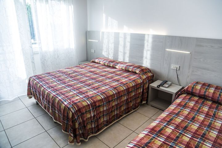 Room 3 of 49