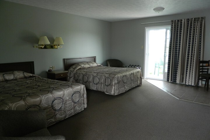 Room 6 of 40