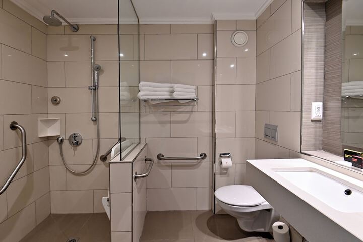 Room 8 of 21