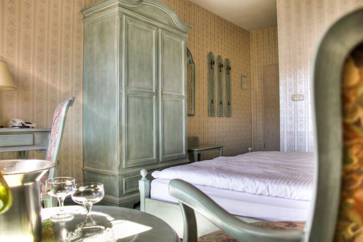 Room 5 of 24