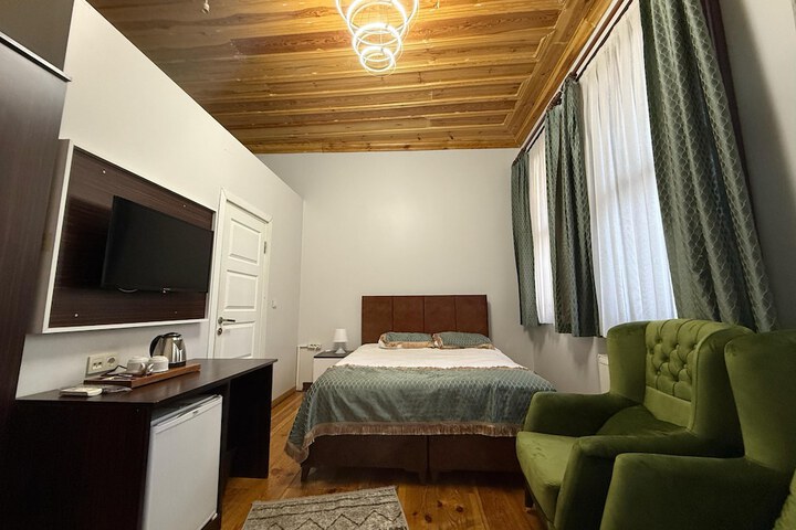 Room 14 of 64