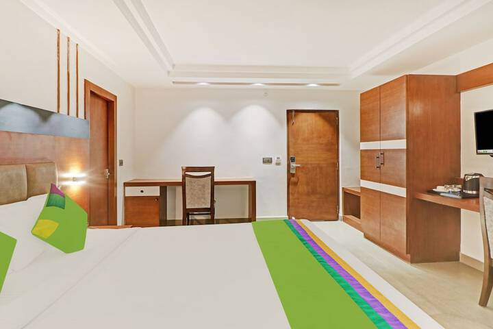 Room 16 of 44