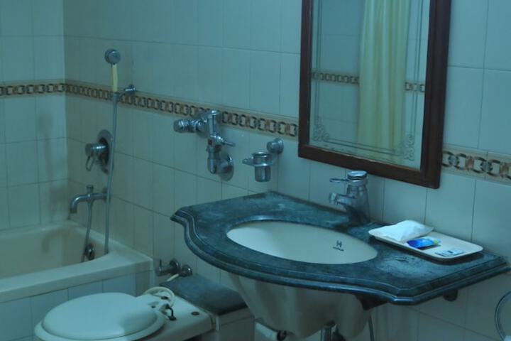 Room 9 of 21