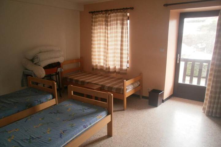 Room 33 of 50