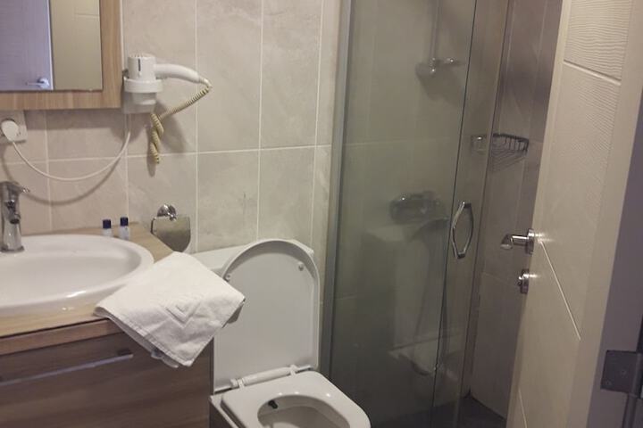 Room 14 of 26