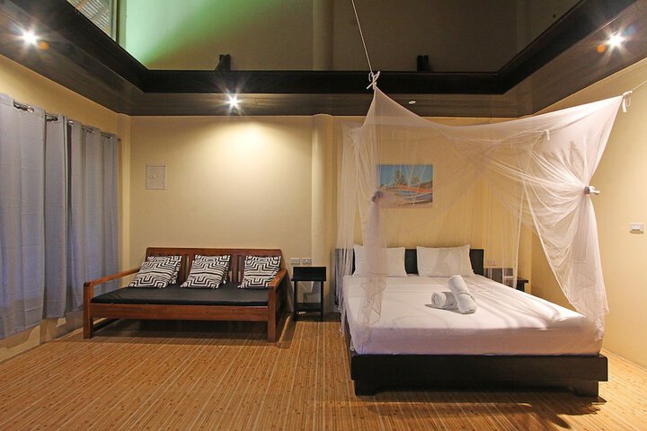 Room 11 of 36