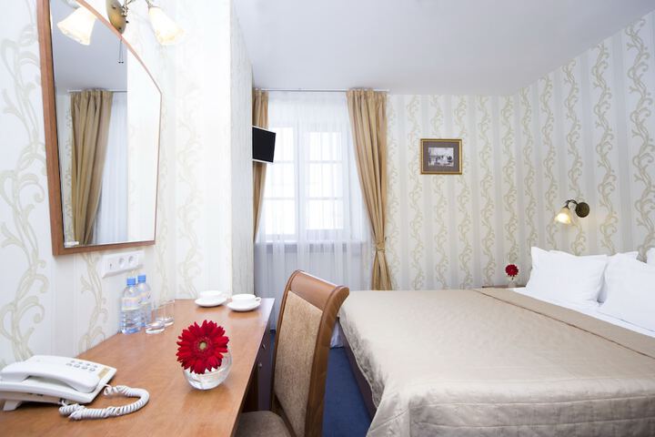 Room 16 of 66