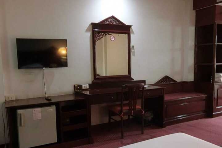 Room 17 of 40