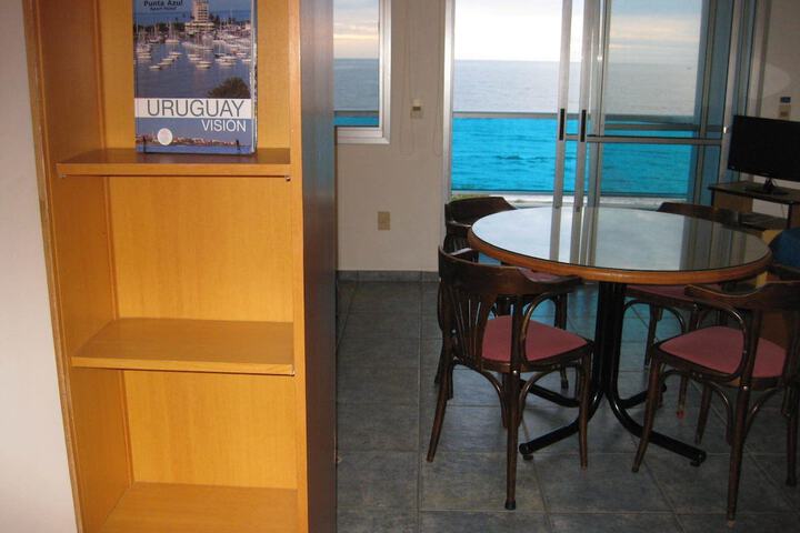 Room 11 of 49