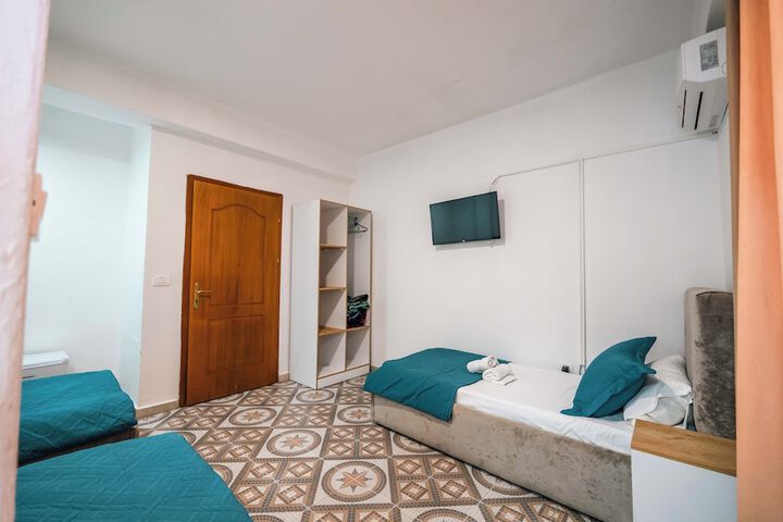 Room 10 of 53
