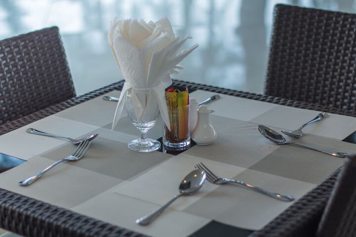 Dining 19 of 37