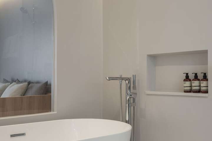 Room 42 of 116