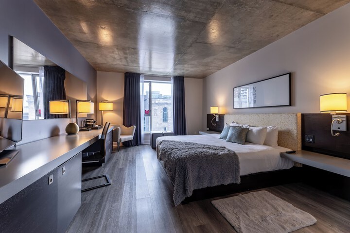 Room 16 of 47