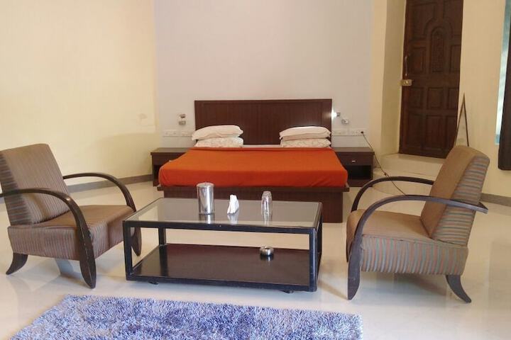 Room 8 of 157