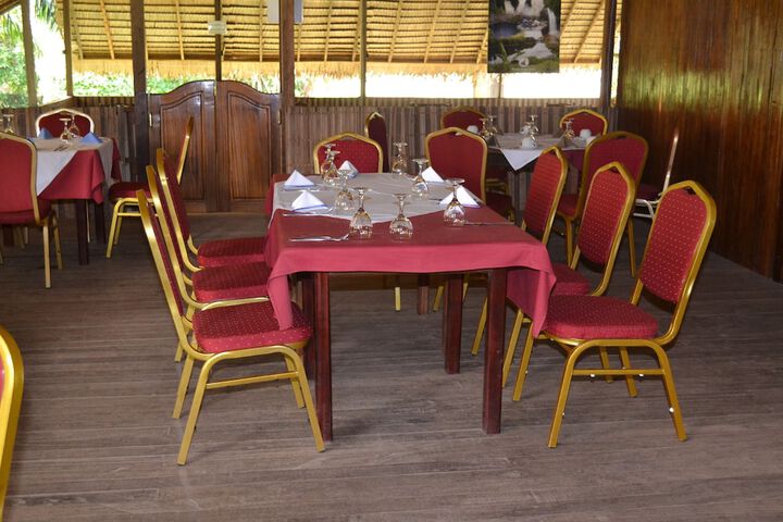 Dining 16 of 28