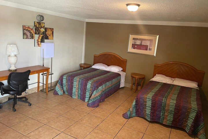 2 Double Beds (2 of 6)